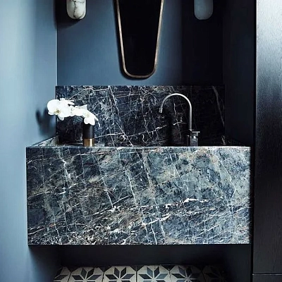 Kompaktni umivaonik sa zidnom panelom